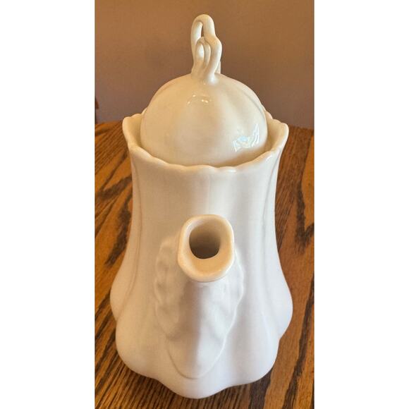 Grace’s Teaware Raised Rose Victorian Tall Coffee or Tea pot 48oz - Picture 4 of 7